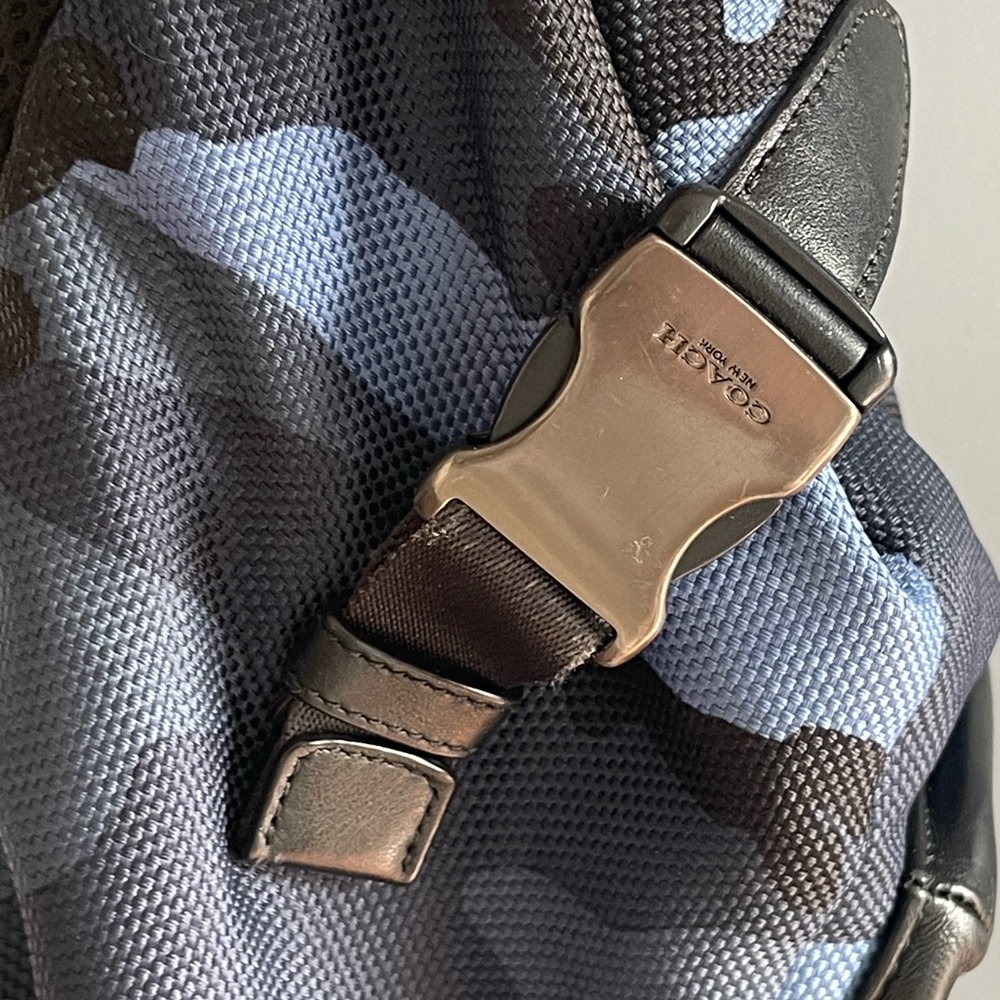 Coach Military Backbag - Picture 7 of 9